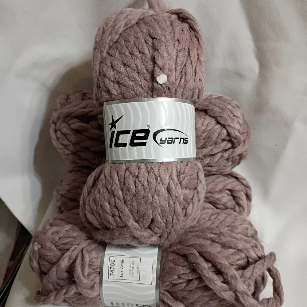 Yarn - Picture 1 of 2
